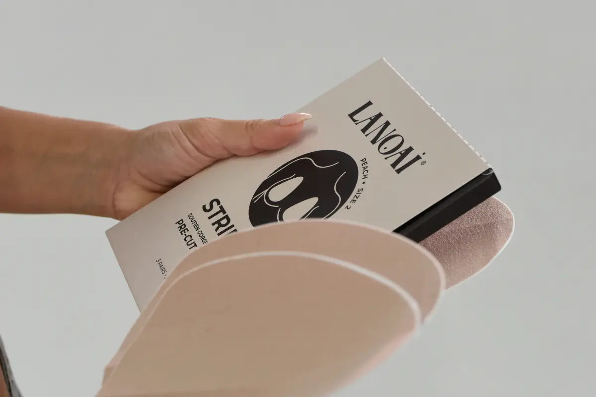 Front packaging of Lanoai Strippies breast lifters